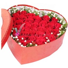 Romantic Red Roses in a Heart-Shaped Box (Basic)